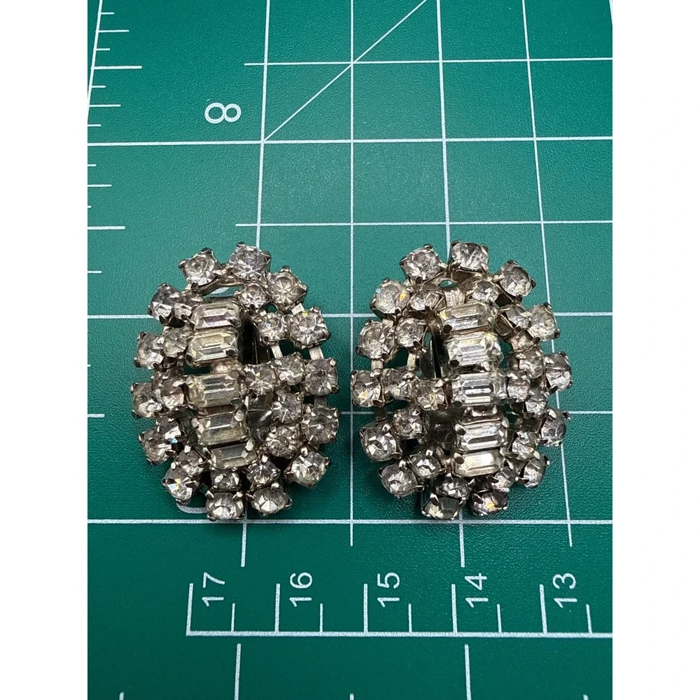 Le‎ Rel Vintage Silver Tone Clear Rhinestone Baguette Cluster Clip On Earrings